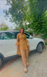 Neha Malik feet photo thumbnail