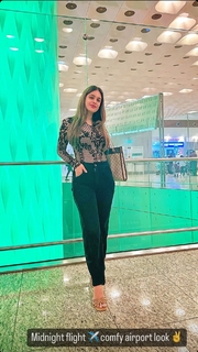 Neha Malik feet photo thumbnail