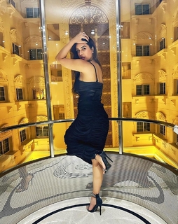 Neha Malik feet photo thumbnail