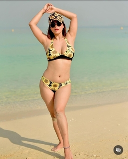 Neha Malik feet photo thumbnail
