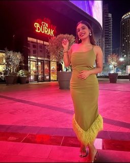 Neha Malik feet photo thumbnail