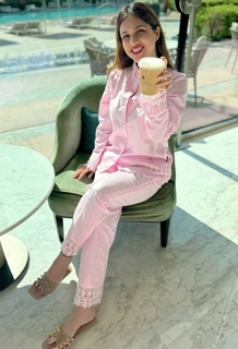Neha Malik feet photo thumbnail