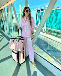 Neha Malik feet photo thumbnail