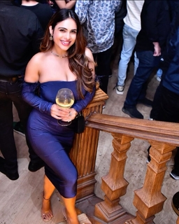 Neha Malik feet photo thumbnail