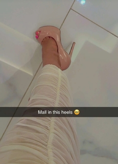 Neha Malik feet photo thumbnail