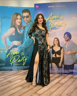 Neha Malik feet photo thumbnail