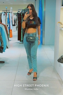 Neha Malik feet photo thumbnail