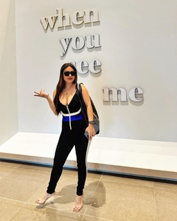 Neha Malik feet photo thumbnail