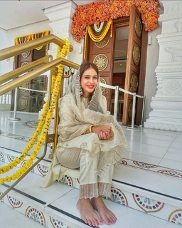 Neha Malik feet photo thumbnail