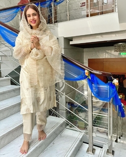 Neha Malik feet photo thumbnail