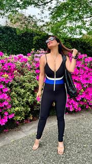 Neha Malik feet photo thumbnail