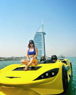 Neha Malik feet photo thumbnail