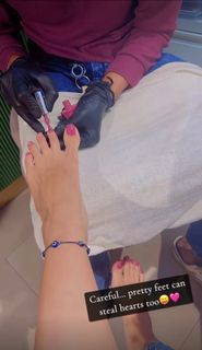 Neha Malik feet photo 4