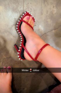 Neha Malik feet photo 3