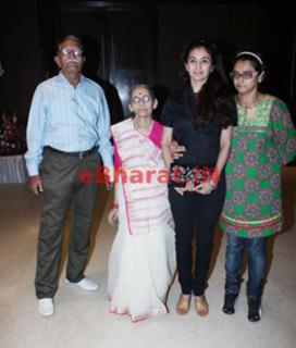 Neha Mehta feet photo 11