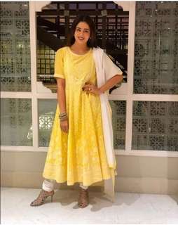 Neha Pendse feet photo 20