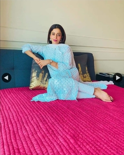 Neha Pendse feet photo 14