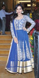 Neha Sharma feet photo thumbnail