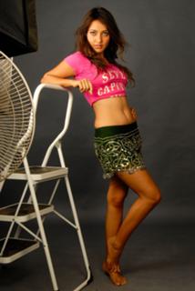 Neha Sharma feet photo thumbnail