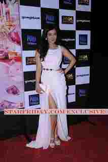 Neha Sharma feet photo thumbnail