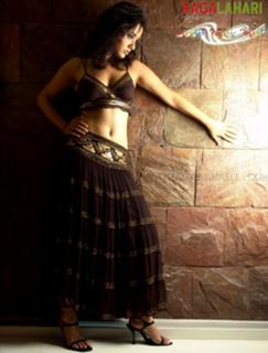 Neha Sharma feet photo thumbnail