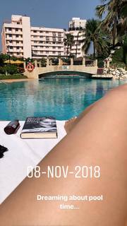 Neha Sharma feet photo thumbnail
