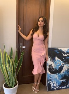 Neha Sharma feet photo thumbnail