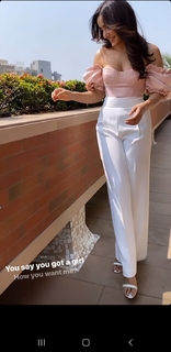 Neha Sharma feet photo thumbnail