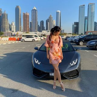 Neha Sharma feet photo thumbnail