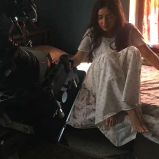 Neha Sharma feet photo thumbnail