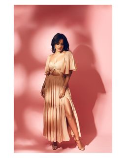 Neha Sharma feet photo thumbnail