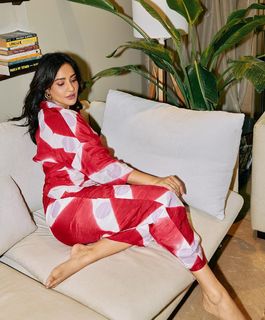 Neha Sharma feet photo thumbnail