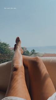 Neha Sharma feet photo thumbnail