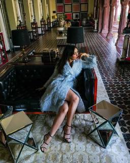 Neha Sharma feet photo thumbnail