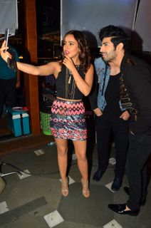 Neha Sharma feet photo thumbnail