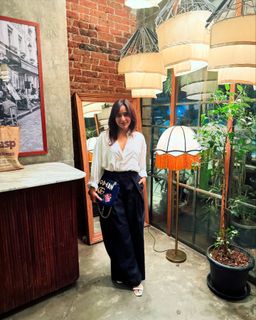 Neha Sharma feet photo thumbnail