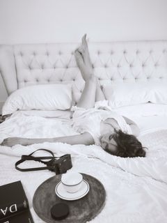 Neha Sharma feet photo 2