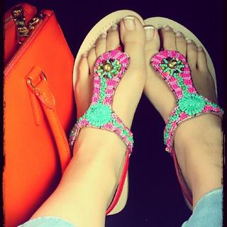 Nela Panghy-Lee feet photo thumbnail