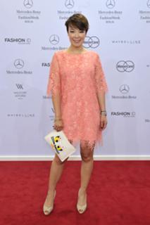 Nela Panghy-Lee feet photo thumbnail