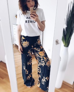 Nela Panghy-Lee feet photo thumbnail