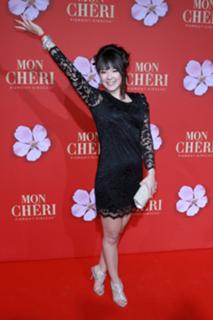 Nela Panghy-Lee feet photo thumbnail