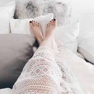 Nela Panghy-Lee feet photo thumbnail