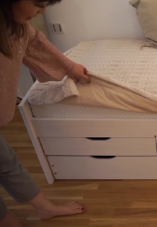 Nela Panghy-Lee feet photo thumbnail