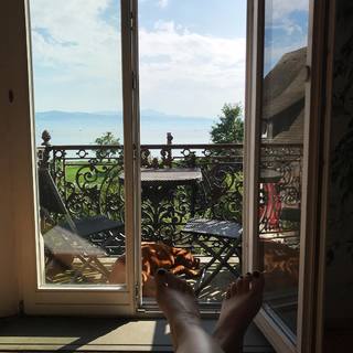 Nela Panghy-Lee feet photo thumbnail