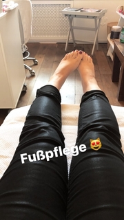 Nela Panghy-Lee feet photo thumbnail