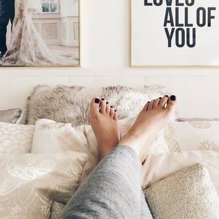 Nela Panghy-Lee feet photo thumbnail