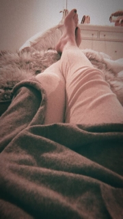 Nela Panghy-Lee feet photo thumbnail