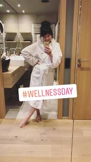 Nela Panghy-Lee feet photo thumbnail