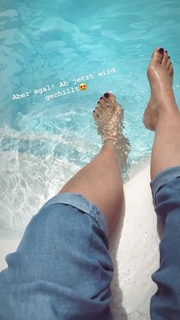 Nela Panghy-Lee feet photo thumbnail