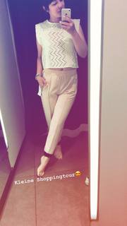 Nela Panghy-Lee feet photo thumbnail